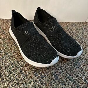 London Fog Black Slip-On Women's Sneakers